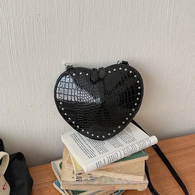 Fashion Rivet Love Bag Women's Large-capacity Commuting Personalized Shoulder Bag Niche Design Crocodile Pattern Messenger Bag