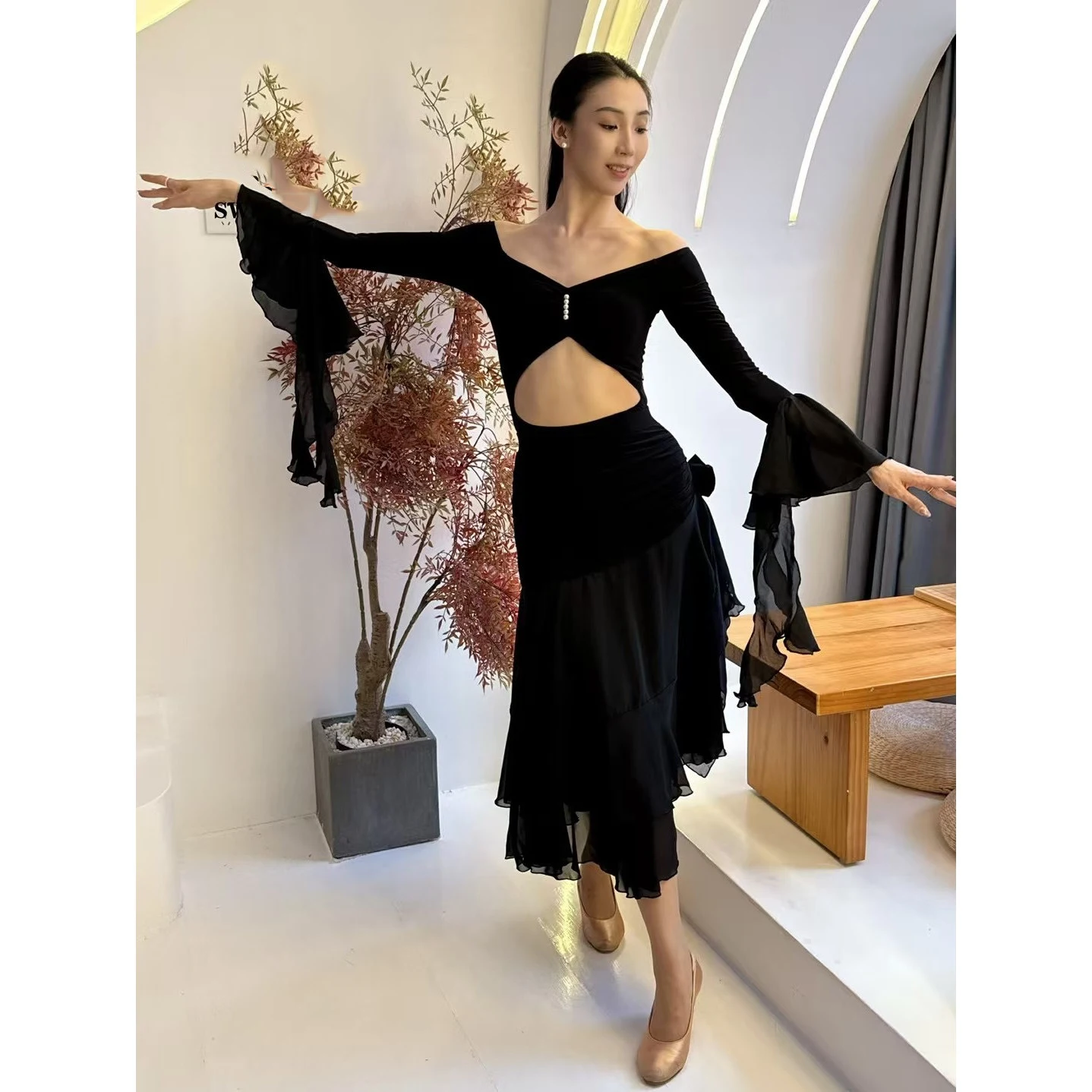 

Ballroom Dance Clothes Women Practice Wear Black Tops Mesh Skirt Waltz Dance Performance Costume Latin Competition Dress BL15828