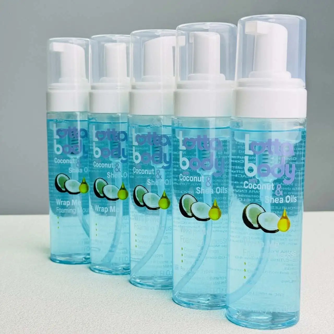 Espuma Moldeadora Wrap Me de Lotta con Aceites de Coco y Karité, Crea Rizos Suaves, Define los Rizos, Para Todo Tipo de Cabello, Controla el Frizz, 207mL