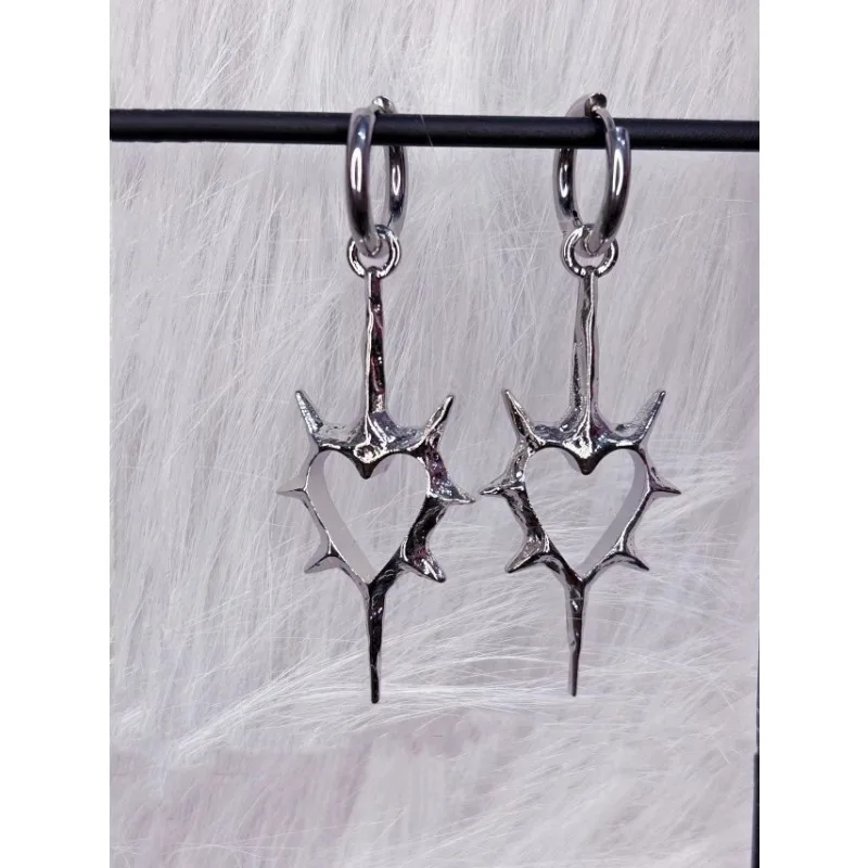 2pcs Punk Rock Hollow Thorns Love Heart Pendant Hoop Earrings for Women Men, Lover Fashion Cool Rivets Spike Earings Jewelry