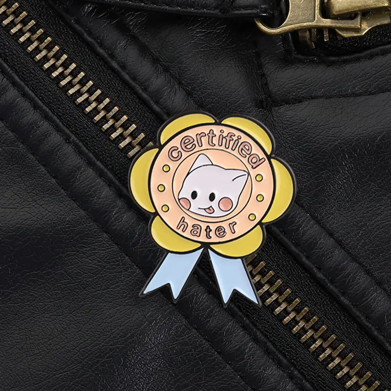 Certified Hater Cat Ribbon Enamel Pin, Sarcastic Award Brooch With Cute White Kitten For Meme Lovers And Everyday Casual Style
