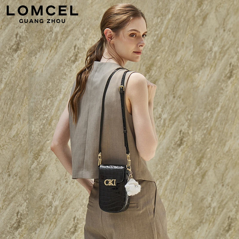 LOMCEL 239 Leather handbag - A new, small-scale design from Korea, the Kelly bag, with a single shoulder strap, suitable for wom