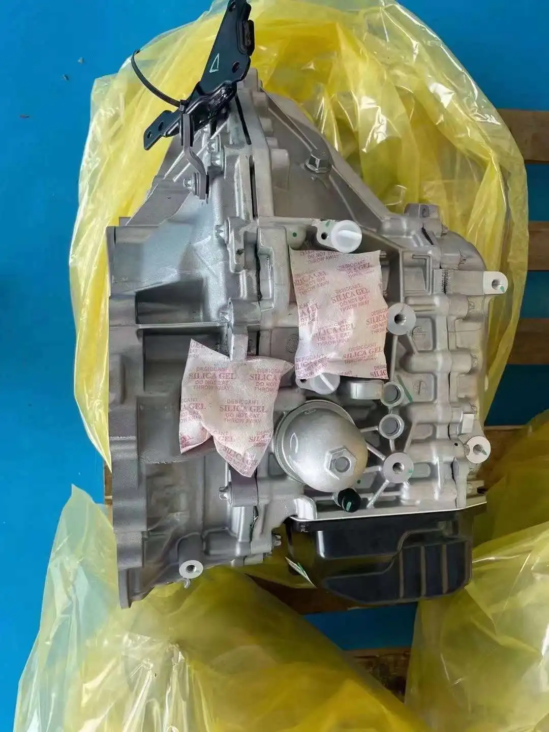 Diskon Besar Rakitan Transmisi Otomatis 6DCT360 2.0 DCT360 Asli Suku Cadang Mobil Transmisi Otomatis Asli Baru