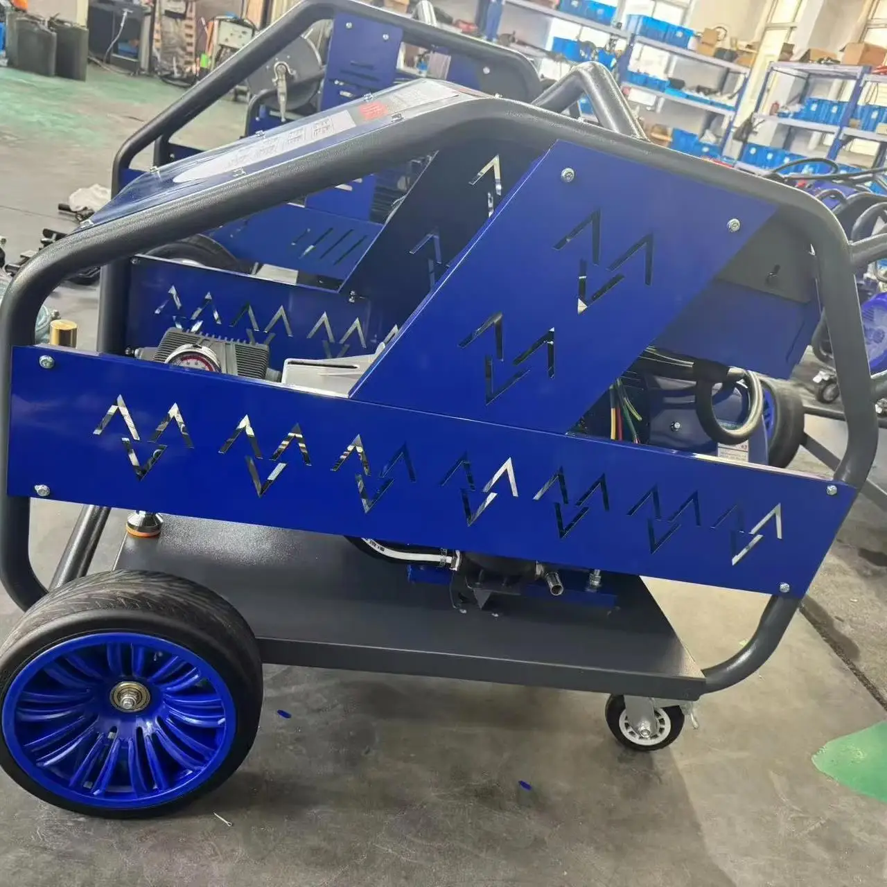 Industrial and commercial electric car washers use high-pressure 600 bar for cleaning, suitable for trucks, homes, and floors