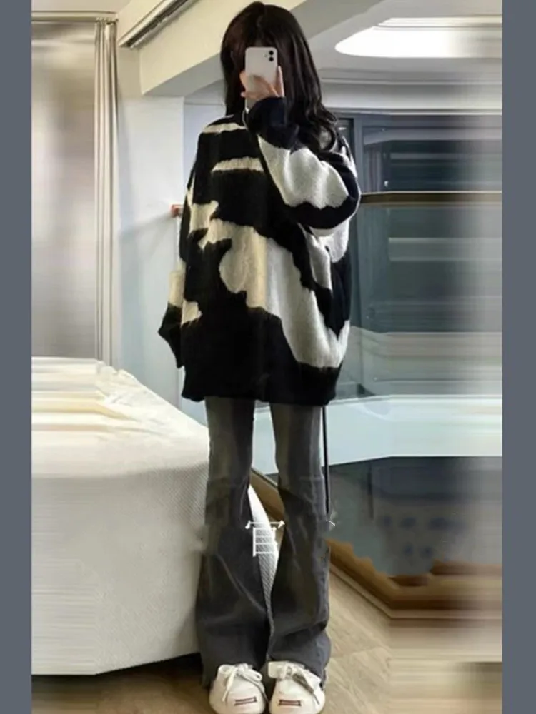 Autumn/Winter Women's Set 2024 New Style Korean Fashion Black and White Knitted Sweater Jeans Two Piece Set