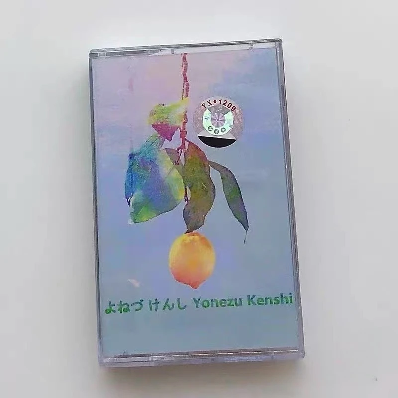 

Коллекция популярных английских песен Kenshi Yonezu: Магнитная лента с лучшими хитами, ремастеризованный аудиоматериал для автомобиля и дома, новый запечатанный подарочный набор