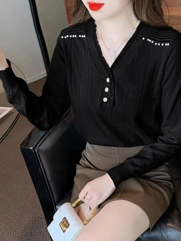 Modny sweter z dzianiny z dekoltem w szpic dla kobiet w nowym stylu Stylowy sweter wyszczuplający z długim rękawem