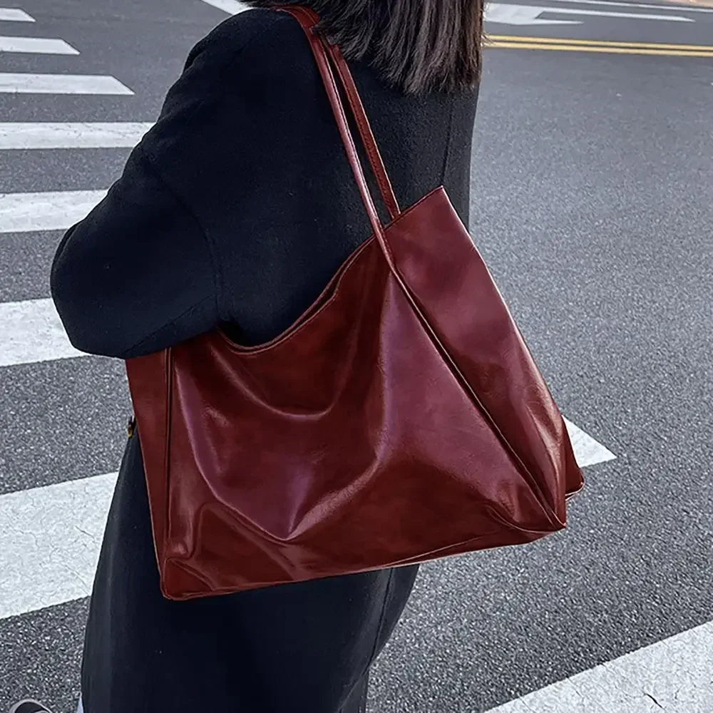 

Stylish PU Tote Shoulder Bag for Women Spacious Multi-Use Handbag, Durable Commute Travel Shopping Essential with Premium 숄더백