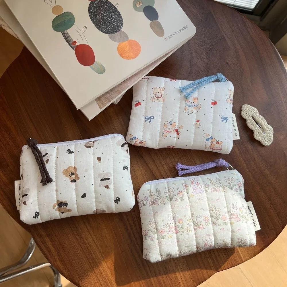 Cute Cotton Quilted Floral Coin Purse Square Ultralight Padded Wallet Portable with Zipper Mini Card Holder
