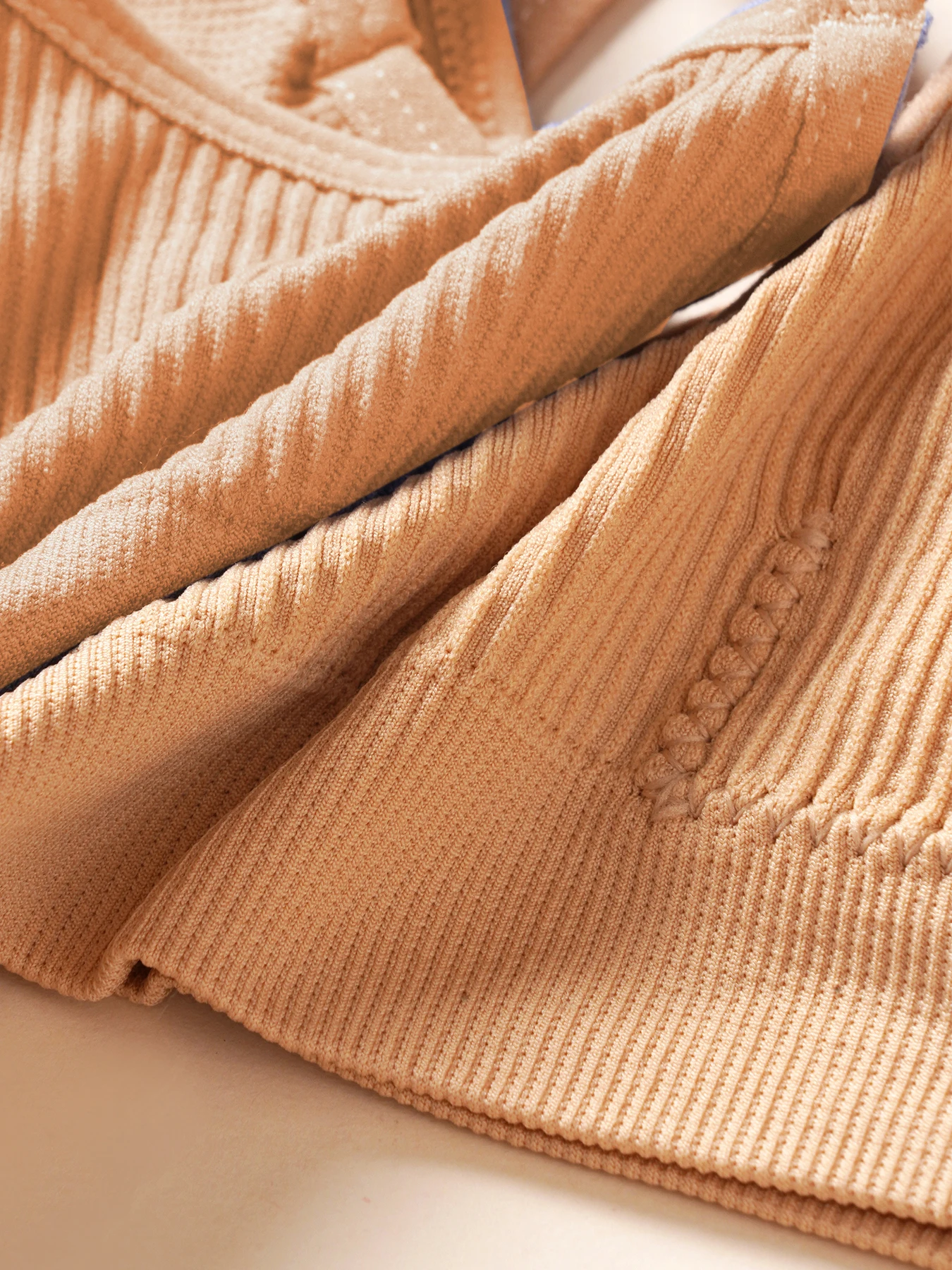 Pre-Schwangerschafts-Damen-BH mit nahtlosen Streifen für bequeme und hohe Elastizität, erhältlich in mehreren Farben