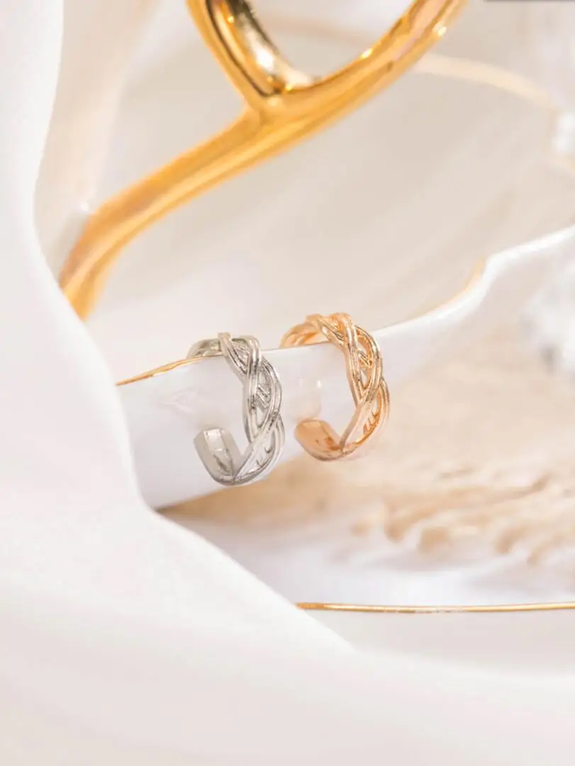 1PC New Silver Gold Color Circle Twist Ear Cuff Vintage Geometric Circle Earcuff Fake Piercing Pearls Clip on Earrings F2023