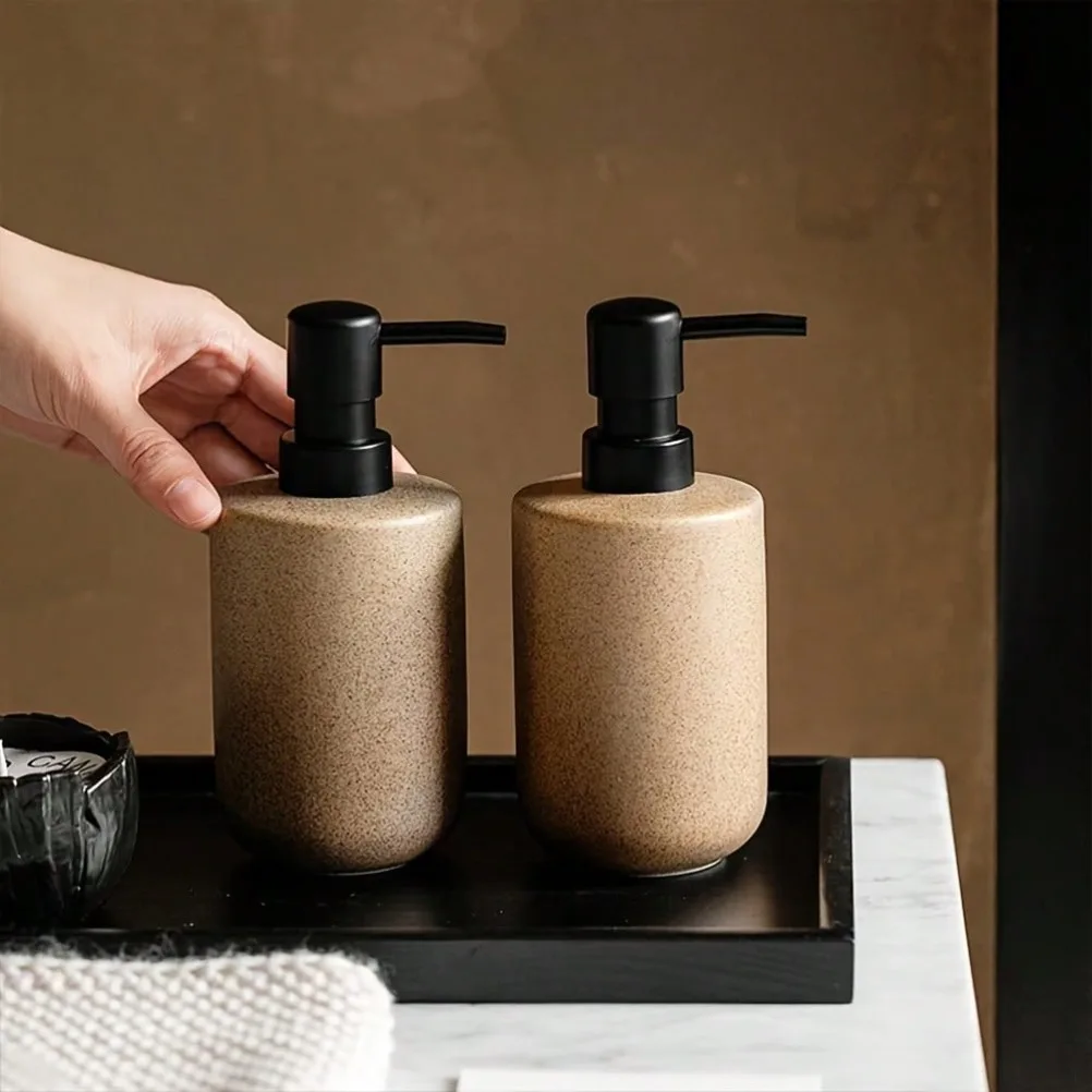 

Retro Pump Type Distribution Bottle Ceramics Shampoo Bottle Shower Gel and Hand Sanitizer Dispenser Bathroom Accessories