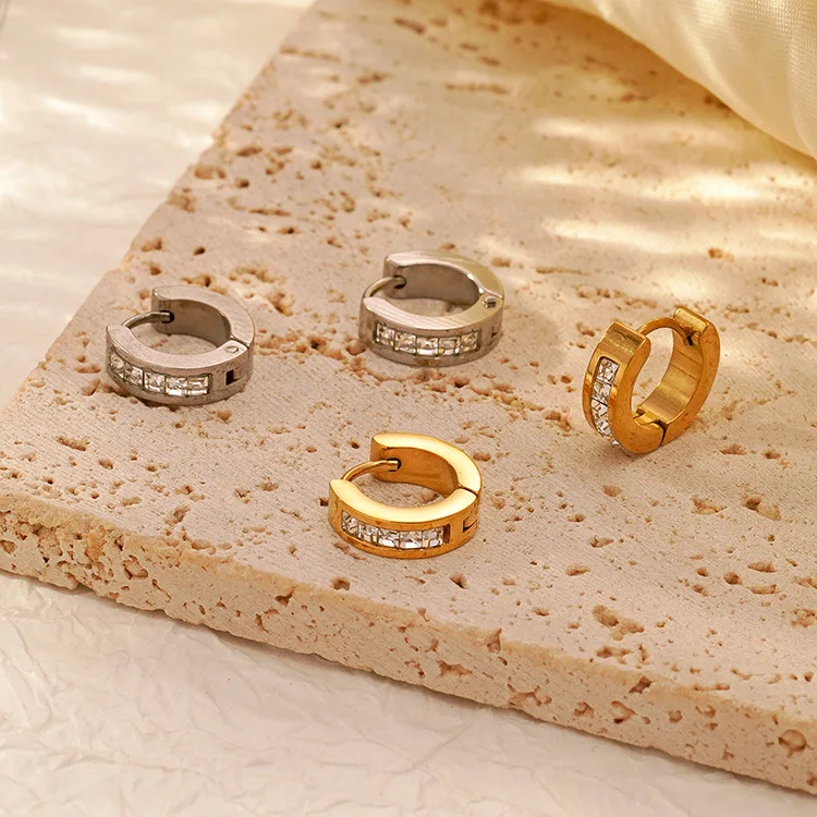 Kristall-Zirkonia Kleiner Knorpel-Creolen-Set aus schwarzem Edelstahl, runder Piercing-Ohrring für Damen, modischer Schmuck-Trend – Detail 9