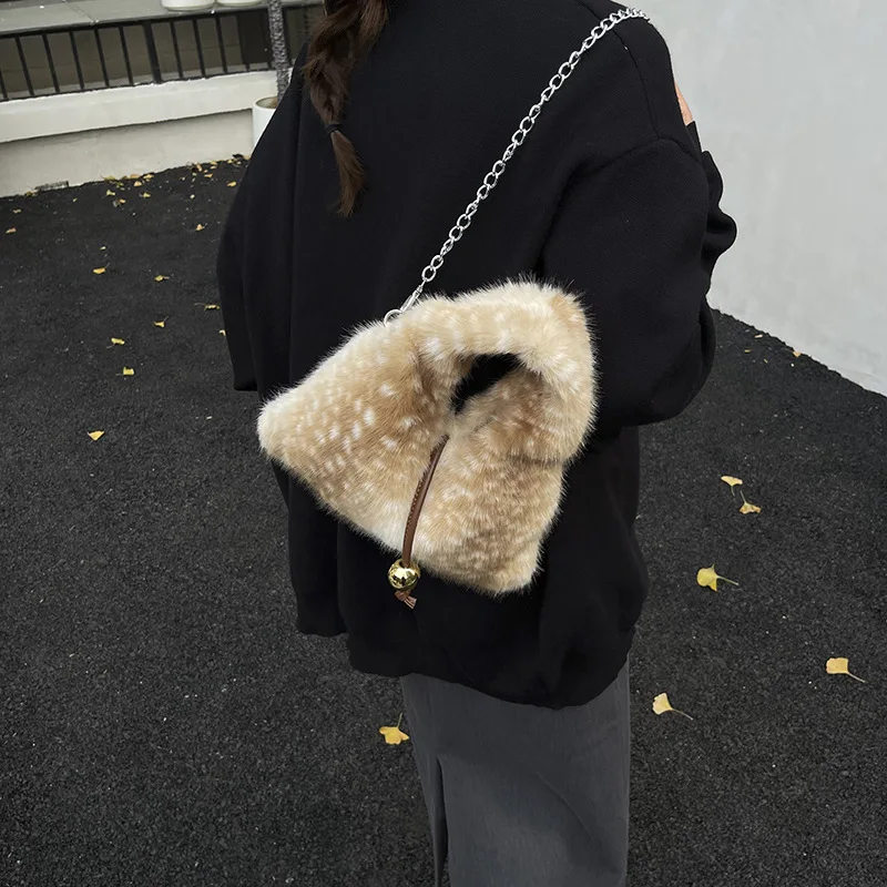 شتاء جديد رقيق حقيبة كروسبودي المرأة موضة سعة كبيرة حقيبة كتف سلسلة تحت الإبط محفظة الملمس وحقيبة مستحضرات التجميل بسيطة