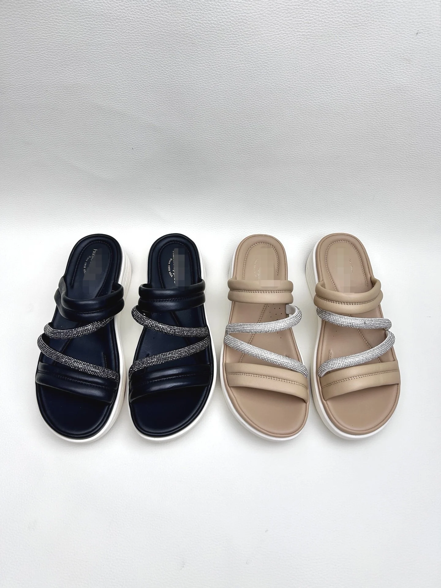 Summer 2026 Thick Heel Slippers Fairy Style Beautiful Outdoor Ladies Sandals Casual Diamond Embellished Ultra Leather Inner