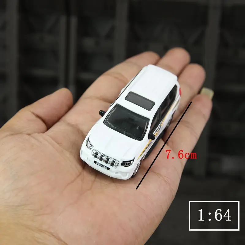 

CCA 1:64 Toyota Prado, модель внедорожника из сплава, коллекция украшений, амортизирующая раздвижная детская игрушечная машинка в подарок