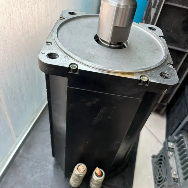 100% Original   8LSA35.DB030S000     8LSA23.B1030D009-0   8LSA57.E0022D100-0    Servo Motor   Actual Photo