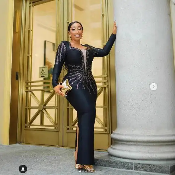 ชุดเดรสยาวทรงเข้ารูปประดับเพชร ดีไซน์เซ็กซี่ แฟชั่นใหม่ล่าสุดสำหรับผู้หญิง เอวสูง ผ้าโพลีเอสเตอร์ ทรงหางปลา