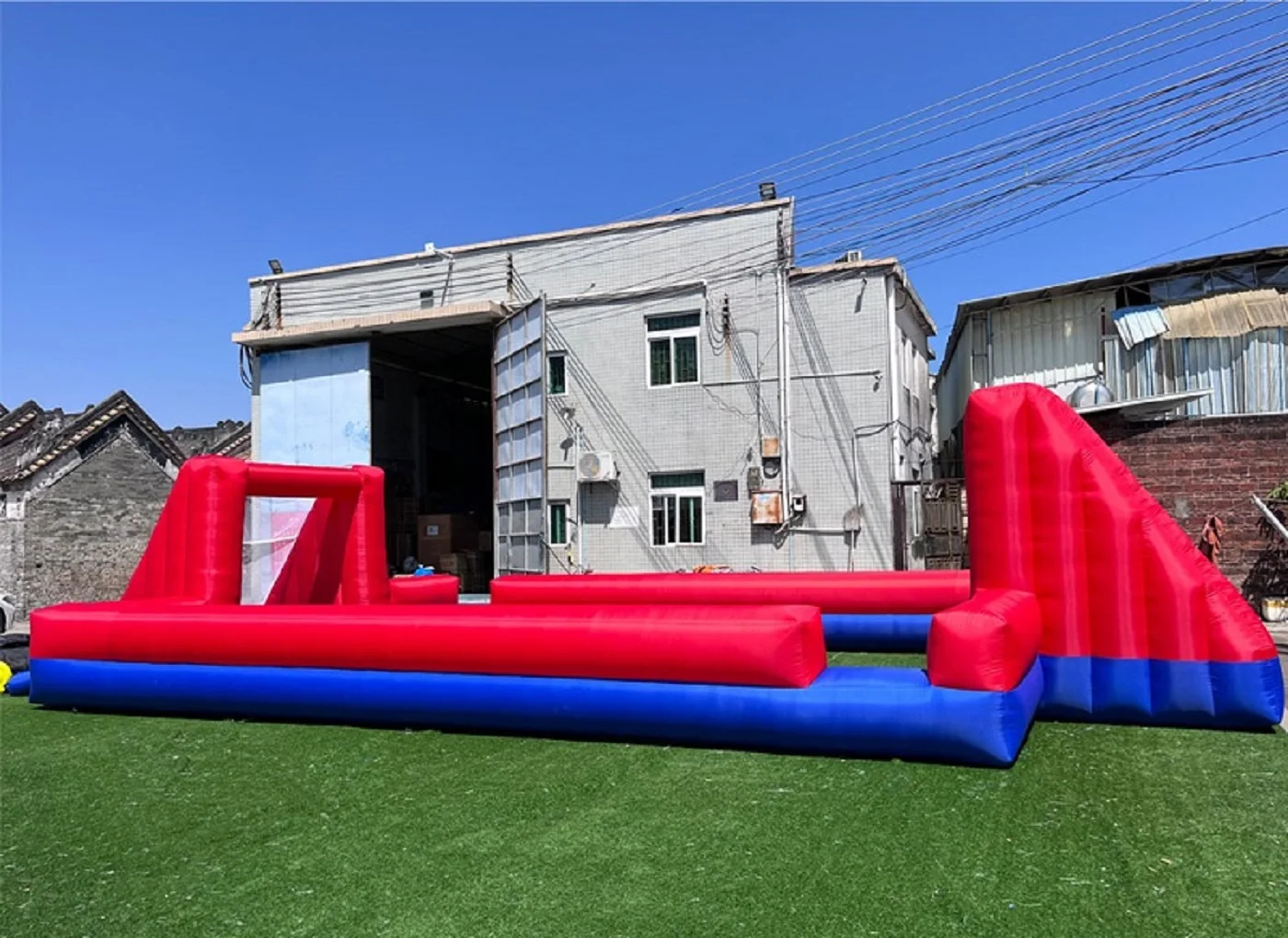 Giant Outdoor Inflatable Soccer Field Inflatable Football & Soccer Pitch Court for School Playground/Family/Team Games