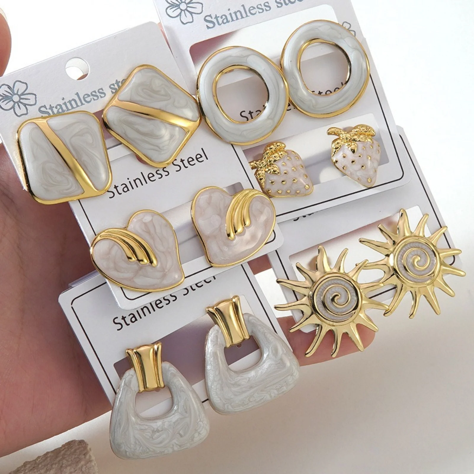 1Pair Exquisite Stylish Stainless Steel Ear Post Stud Earrings 18K Gold Plated Flower Sun White Enamel Earrings Women Jewelry