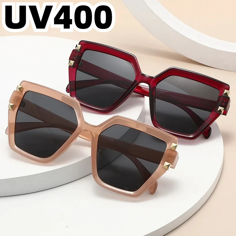 

Geometric Rivet Sunglasses UV400 Resistant with Stylish Retro Oversized Square Sunglasses for Women Men Outdoor Sunshade
