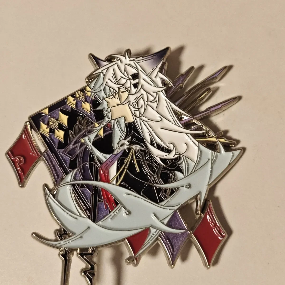 لعبة الفرسان لابلاند ديكادنزا دبليو تأثيري أنيمي Q نسخة أرقام شارة معدنية بروش قلادة اكسسوارات هدية الكريسماس