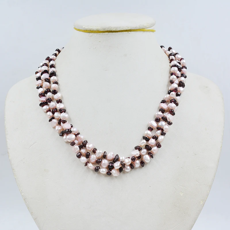 

Classic. Fashionable natural Baroque pearl/semi precious stone necklace 18”