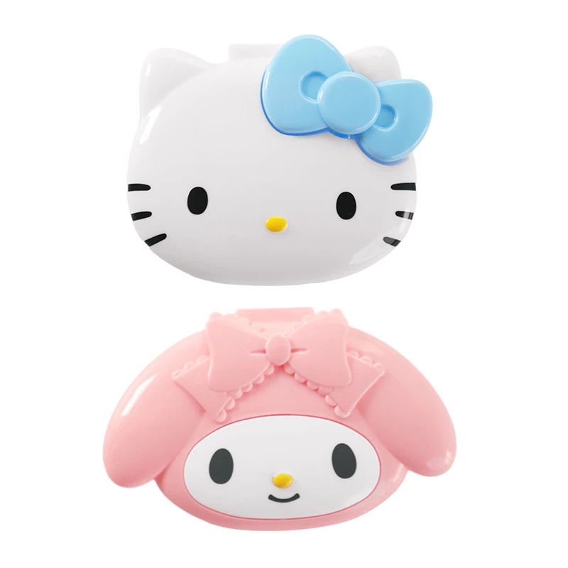 Sanrios Hellokittys Organisateur de pilules hebdomadaire Mini étui de voyage portable avec compartiments pour femmes et filles Stockage quotidien de médicaments