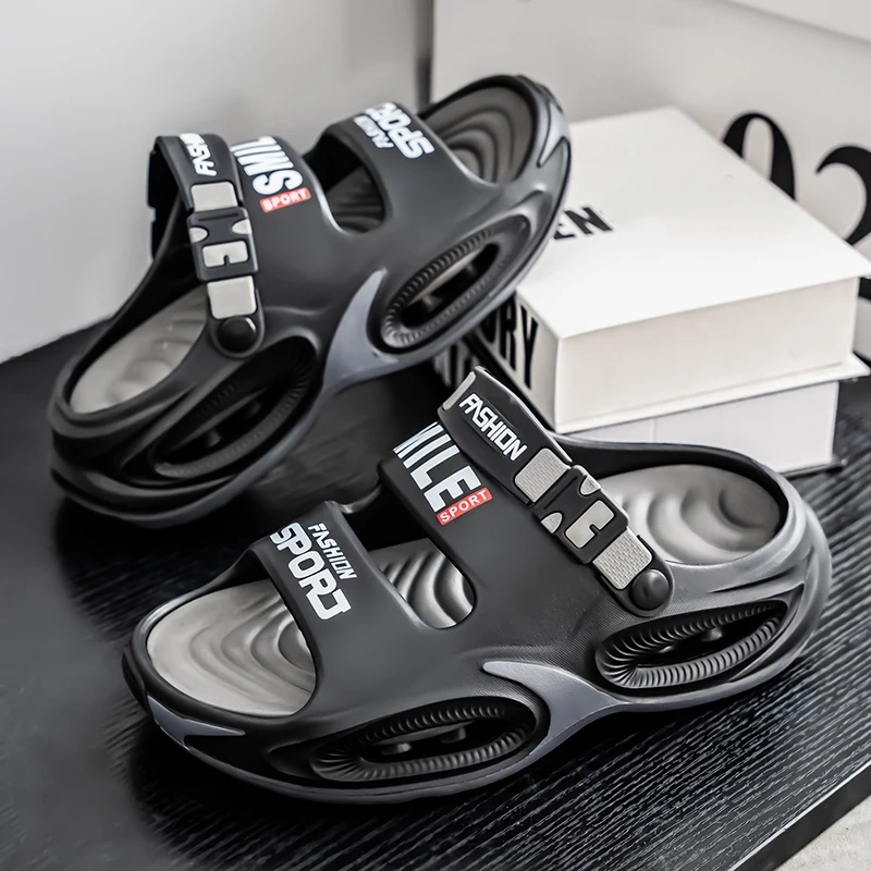 Summer New Men's Outdoor Slippers Beach Sandals Comfortable Soft Slides Clogs Men Casual Shoes Garden Shoes Male Beach Slippers view 2