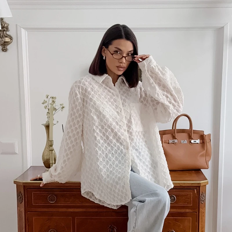 قميص جاكار بسيط فضفاض بأكمام طويلة وياقة المشمش متعدد الاستخدامات لخريف 2025 للنساء