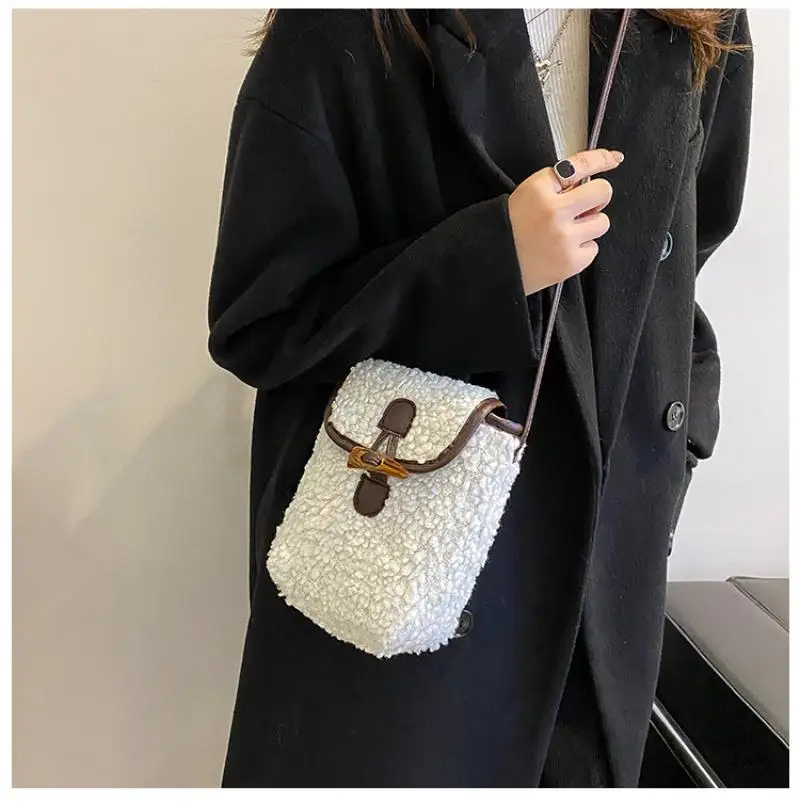 Winter Lambswool Phone Bag Women Faux Fur Shoulder Bags Sweet Lovely Portable Wallets Female Plush Crossbody Bag Square Purse