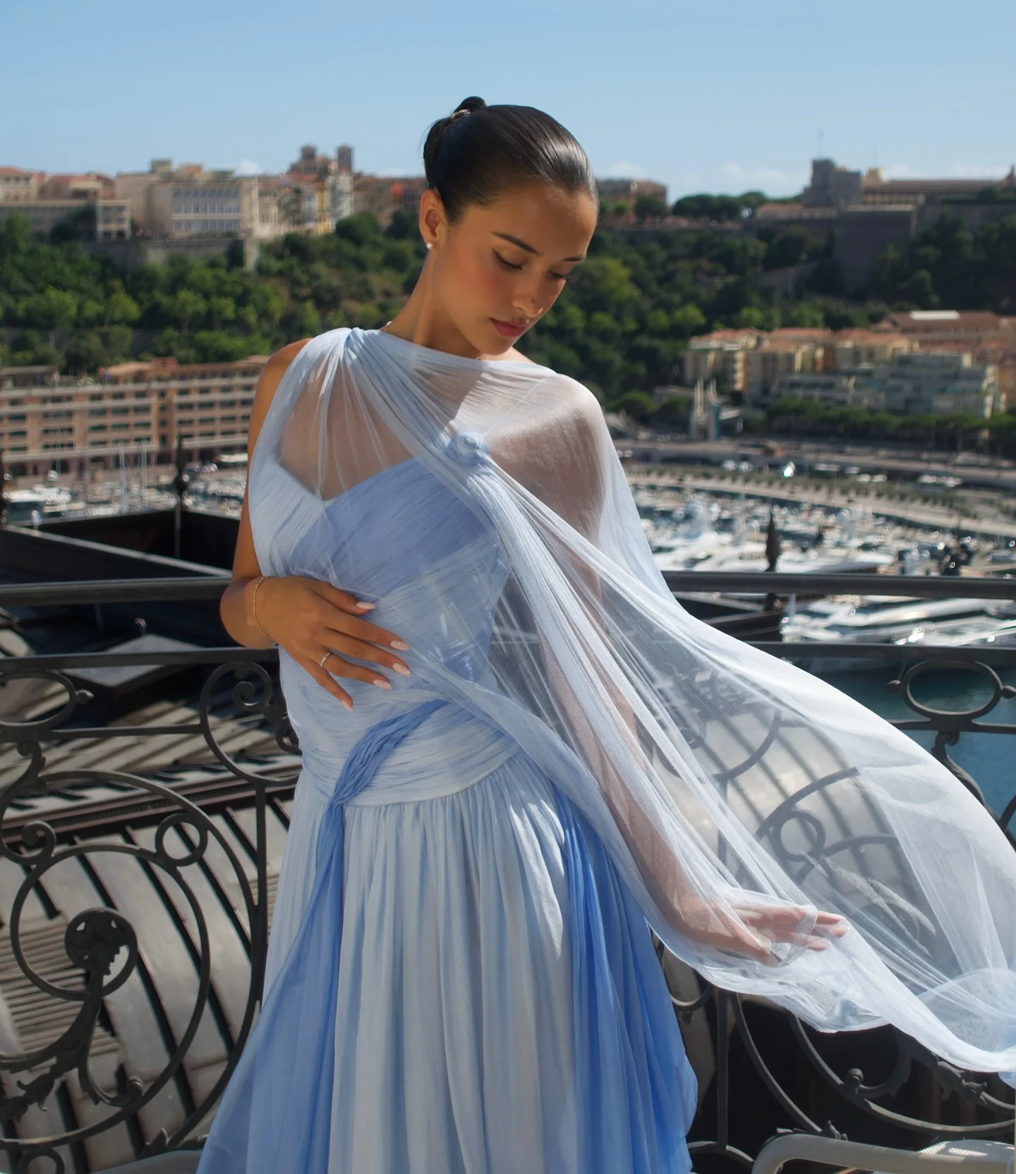 Robe de soirée élégante en tulle à une épaule avec superposition drapée transparente, longue robe de soirée en maille tendance pour événements formels, robe de bal à la mode
