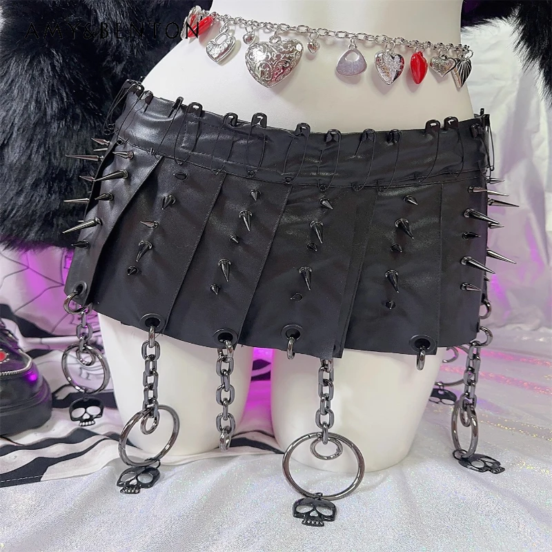 

Gothic Dark Y2K Hot Girl Subculture Rivet Metal Chain Women's Pleated Skirt Punk New Design PU Leather Rock Short Skirts Ladies