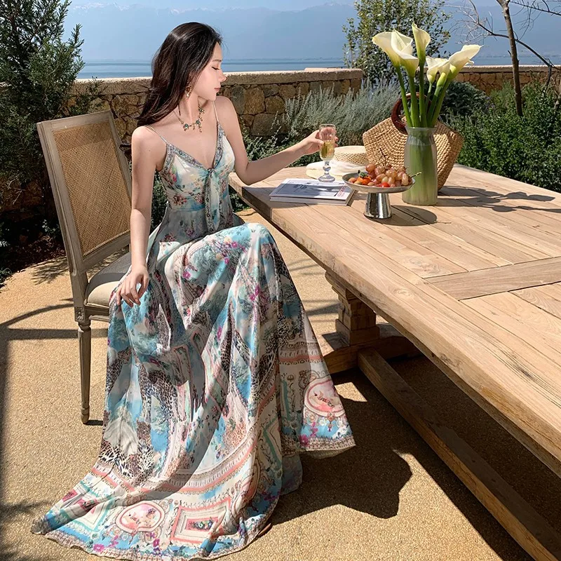 

Summer 2025 French Bohemian V-Neck Vintage Slip Dress Beautiful Sexy Backless Seaside Vacation Atmospheric Long Dress