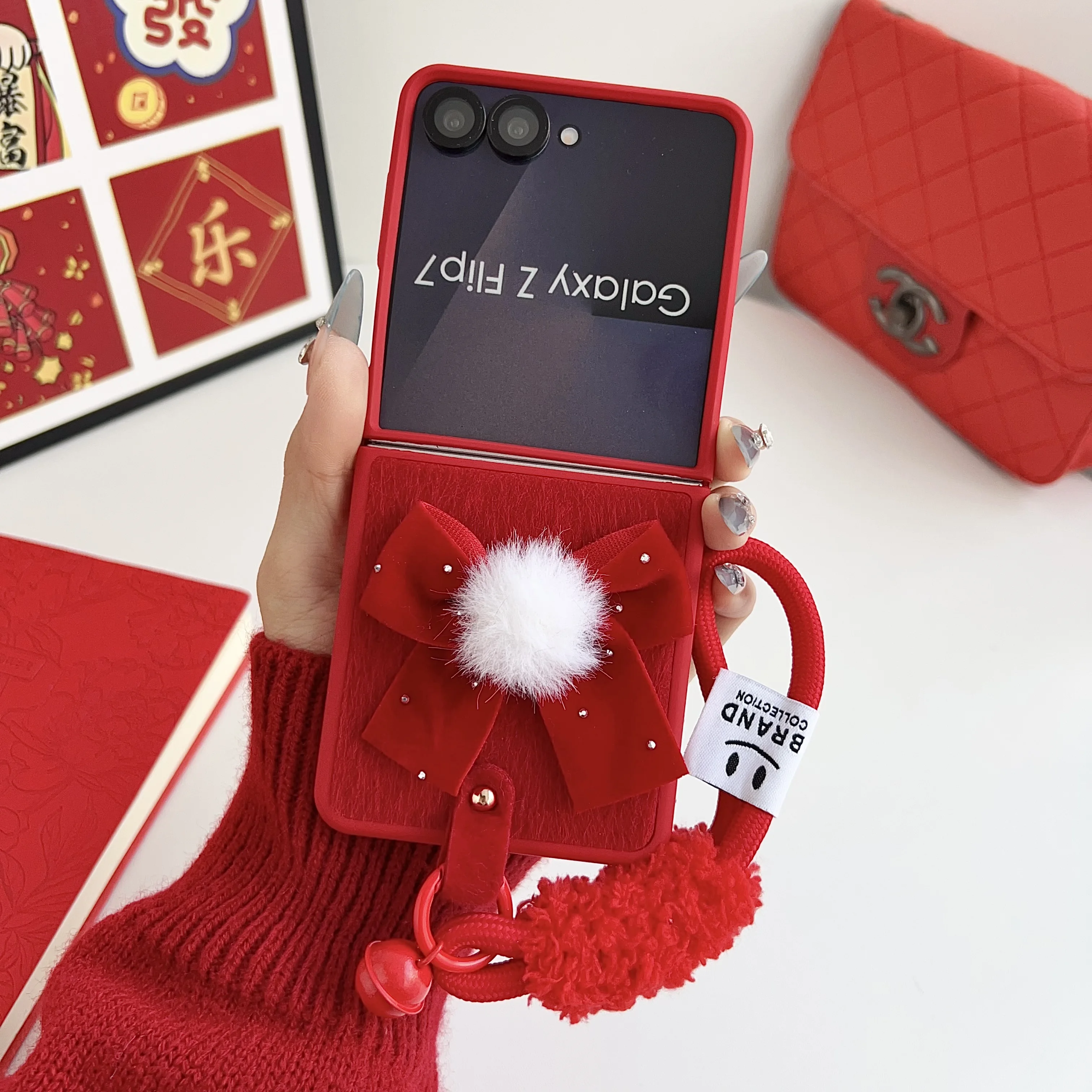Funda de teléfono con correa para la muñeca para celebración navideña, color rojo, para Samsung Galaxy Z Flip 7 6 5 4 3 Flip7 Flip6 5G, funda protectora a prueba de golpes