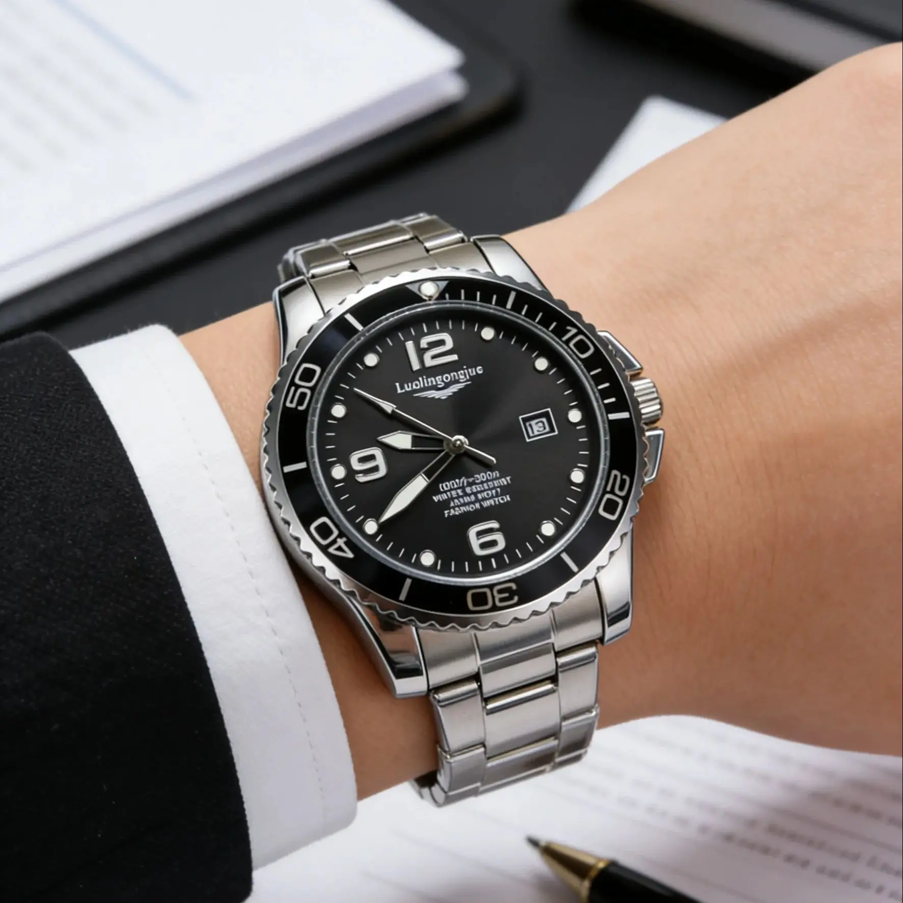 

Luxury Men's Quartz Watch with Waterproof Stainless Steel Strap, Date Display Function, Business Casual Sports Watch, Men's Luxury Retro Watch, Suitable for Various Occasions, the Best Gift for Him