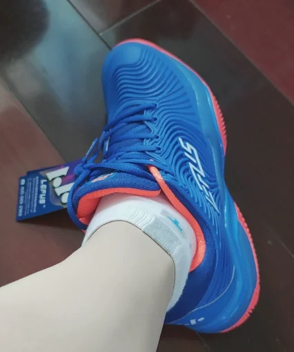 

Mens Badminton Shoes Anti-slip Sports Shoes Outdoor Couple Wearable Volleyball Shoes High Quality Training Table Tennis Shoes