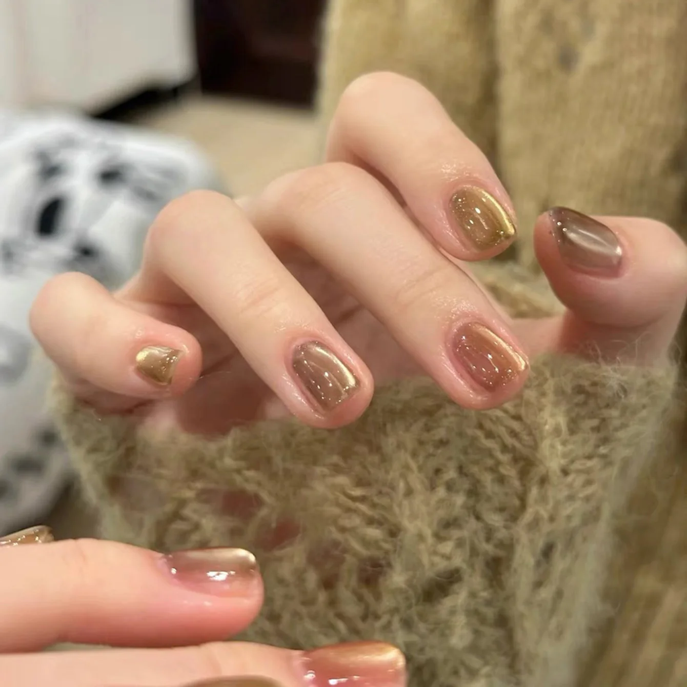 1-4pcs ZH Early Autumn Elegant And Charming Golden Crow Soaring Series Cat Eye Gel Nail Polish 2025 New Halloween Nail Gel
