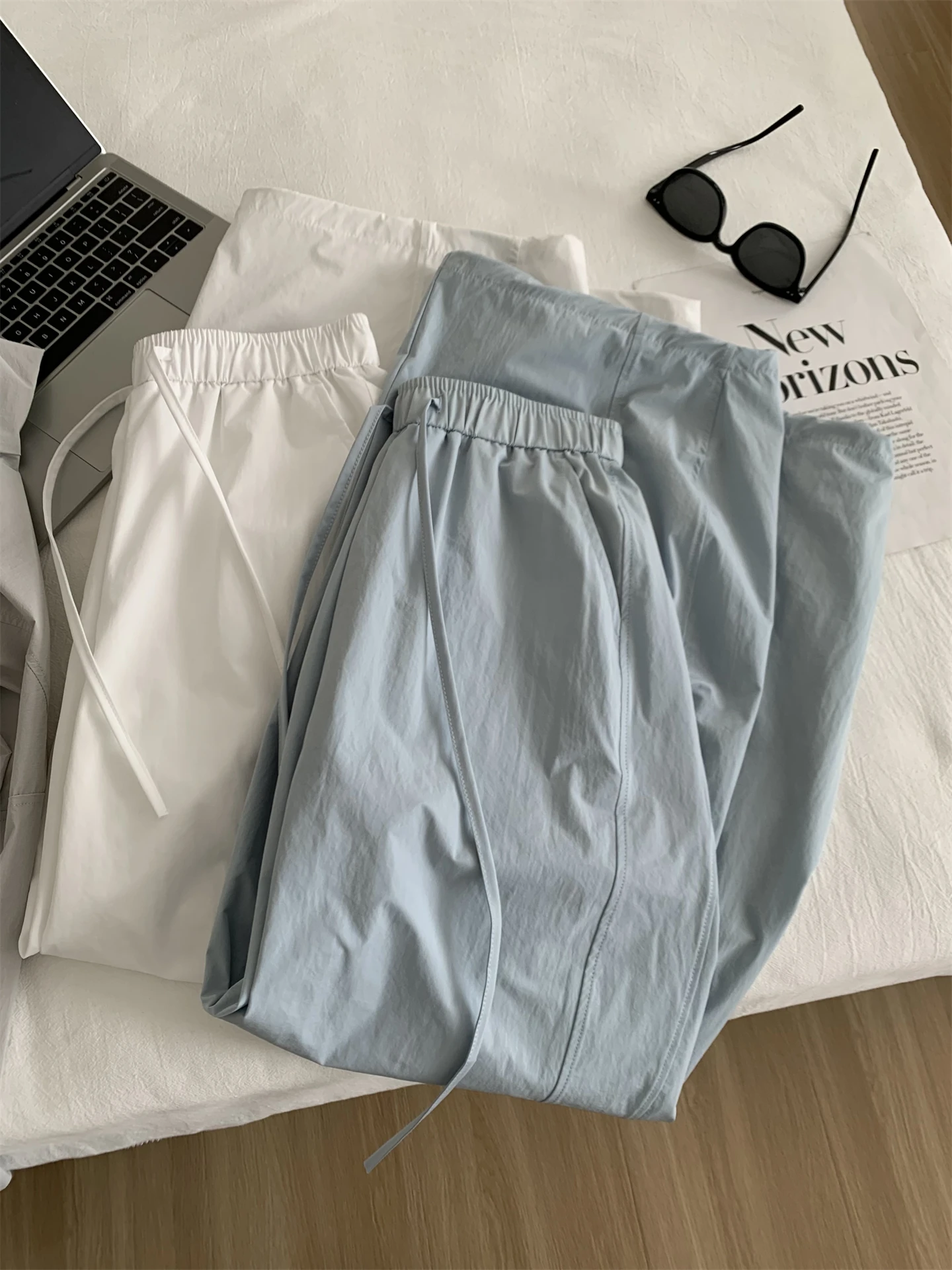 Lightweight Patchwork Curved-leg Cargo Pant Women, Relaxed Fit, Slimming, High-waisted, Wide-leg, Cuffed