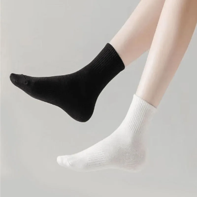 10/20/30Pairs Neutral Solid Color Mid Calf Crew Socks Spring Autumn Sweat Absorbing Breathable All Season Sports Socks Men Women