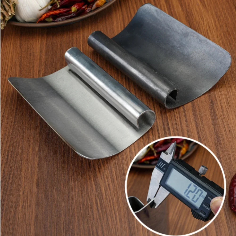 Taxidermy Skinning Scraper Set with Dual Sided Scraper Designed for Efficient Cleaning and Leather Preparation