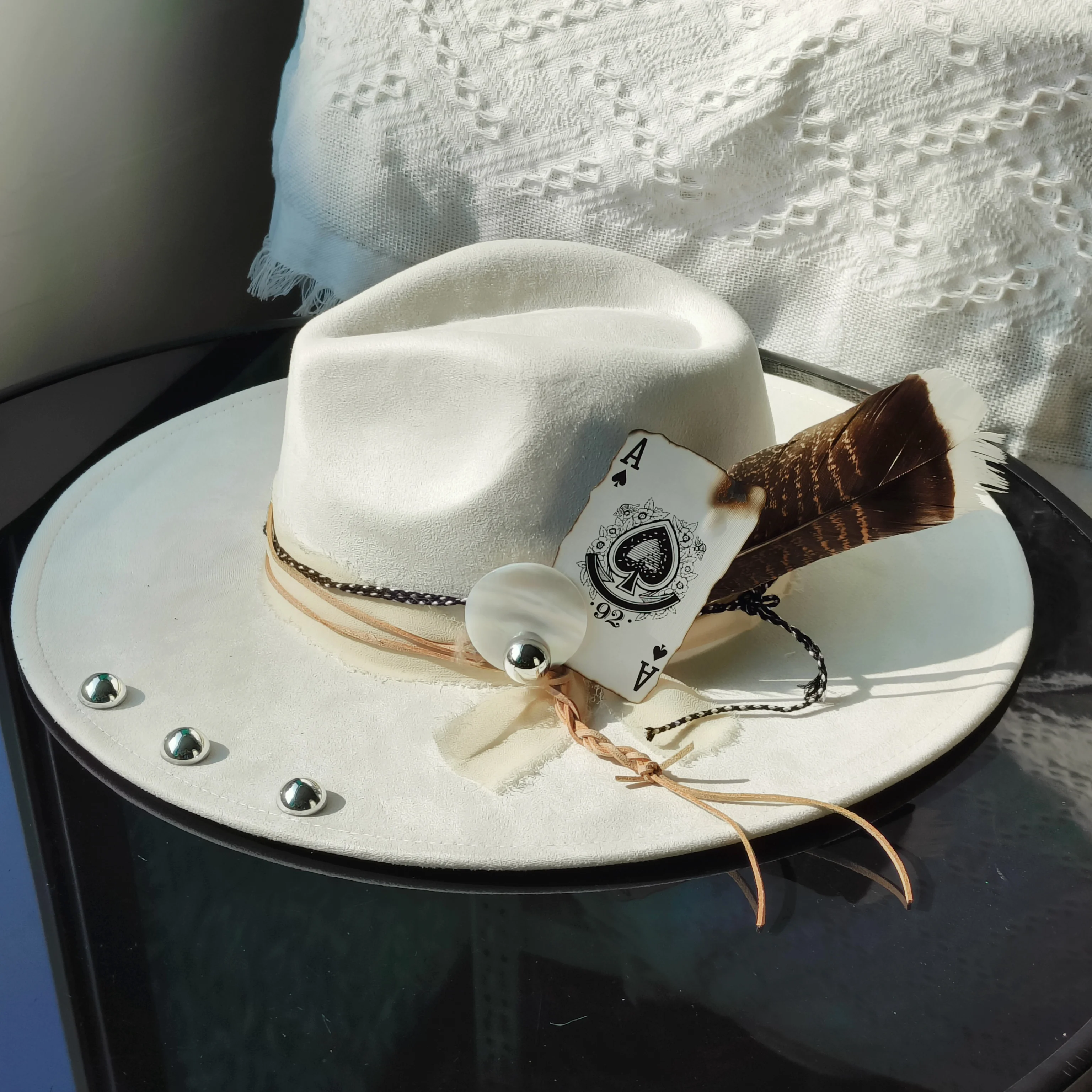 Retro Suede Fedora Hat dla kobiet Mężczyźni Akcesoria z piór Fedora Kapelusze kościelne Jazz Cap Panama Moda Party Kapelusze Jesień 2024