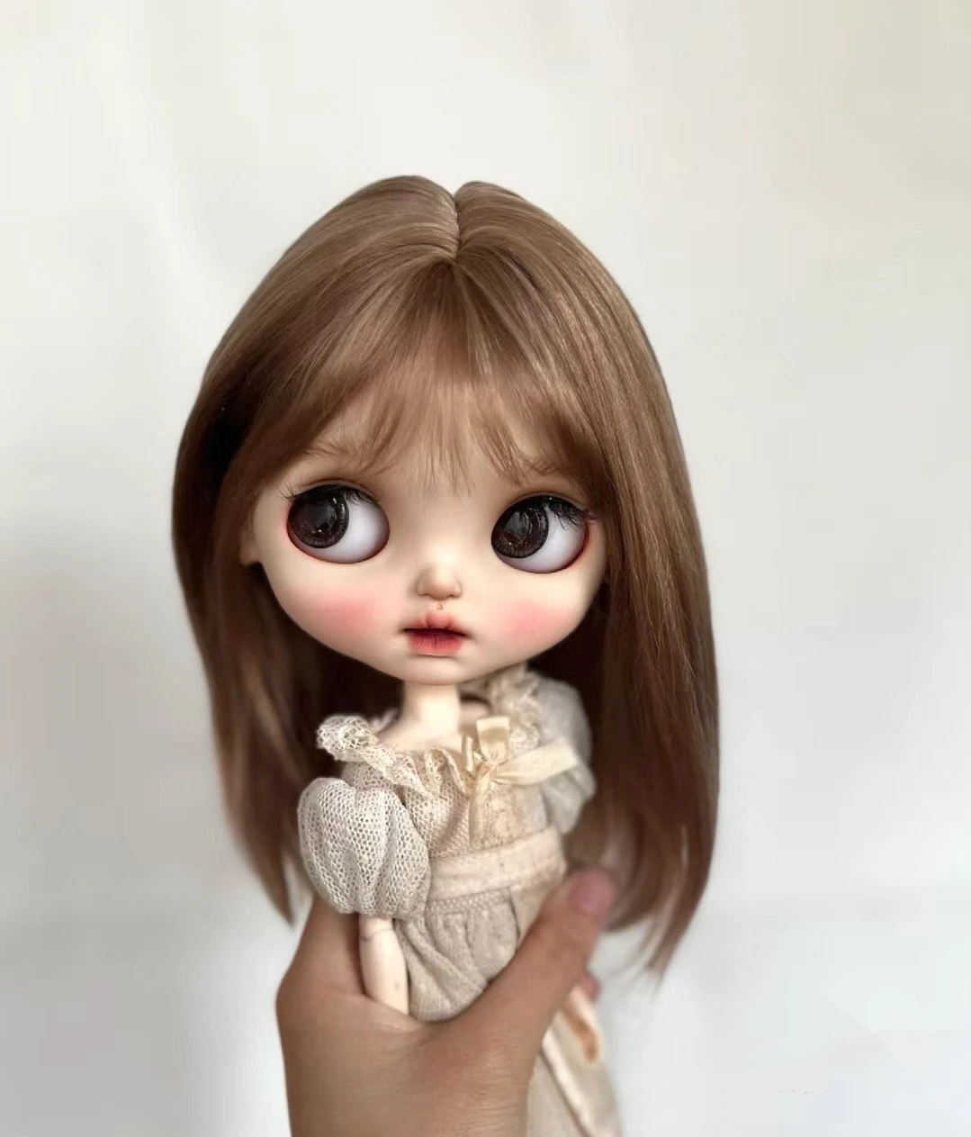 Blythe Qbaby 내추럴 모헤어 듀라 인형 가발, 부드럽고 스트레이트 헤어, 단단한 솔기, 9-10 인치 헤드