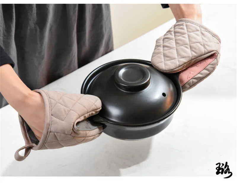 1PC Fish Shaped Silicone Anti Scald Oven Gloves Kitchen Silicone Gloves Tray Dish Holder Oven Gloves Multi-purpose Gloves