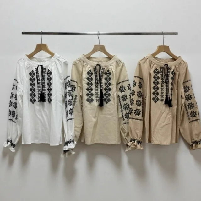 Camicie con maniche a lanterna con scollo tondo con lacci ricamati bohémien retrò Camicette autunnali da donna Top da spiaggia casual larghi per le vacanze