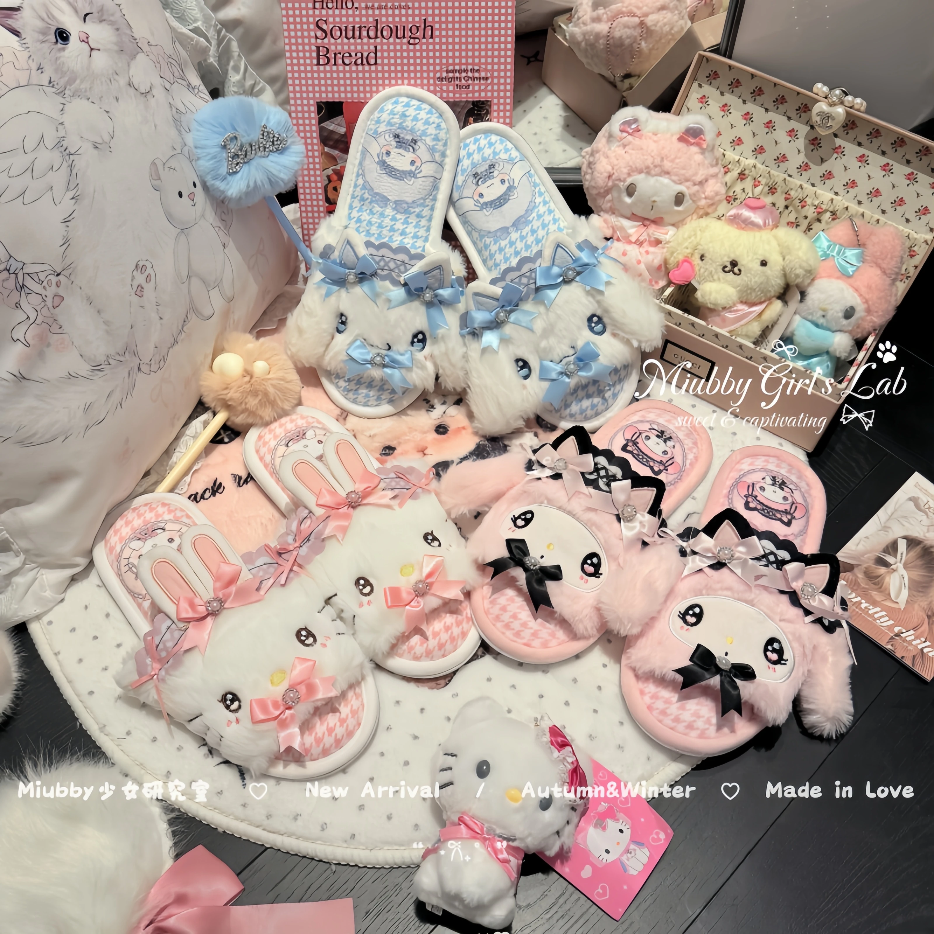 

Милые тапочки в стиле Лолиты для девочек Sanrio Hello Kitty My Melody Cinnamoroll Kuromi, плюшевые домашние тапочки с плюшевым носком, домашние тапочки на четыре сезона