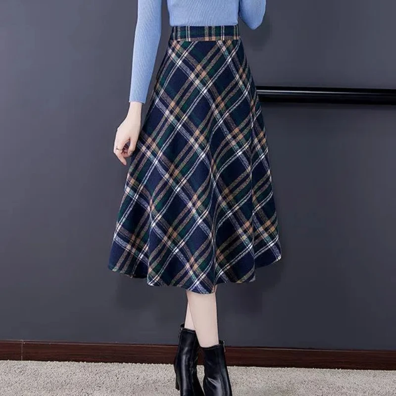 Young Style Winter New Fashion Korean Fashion Plaid Flocking Skirt Loose High Waist All-match Trendyol Panelled Cutecore Skirts