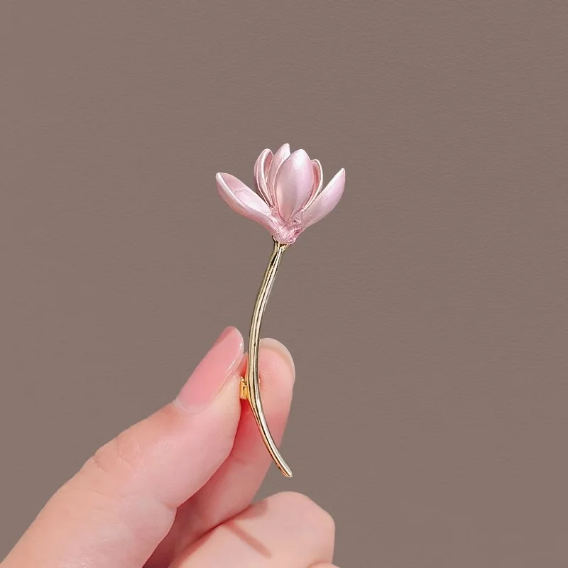 

Luxury Pink Lotus Brooch Women's Accessories