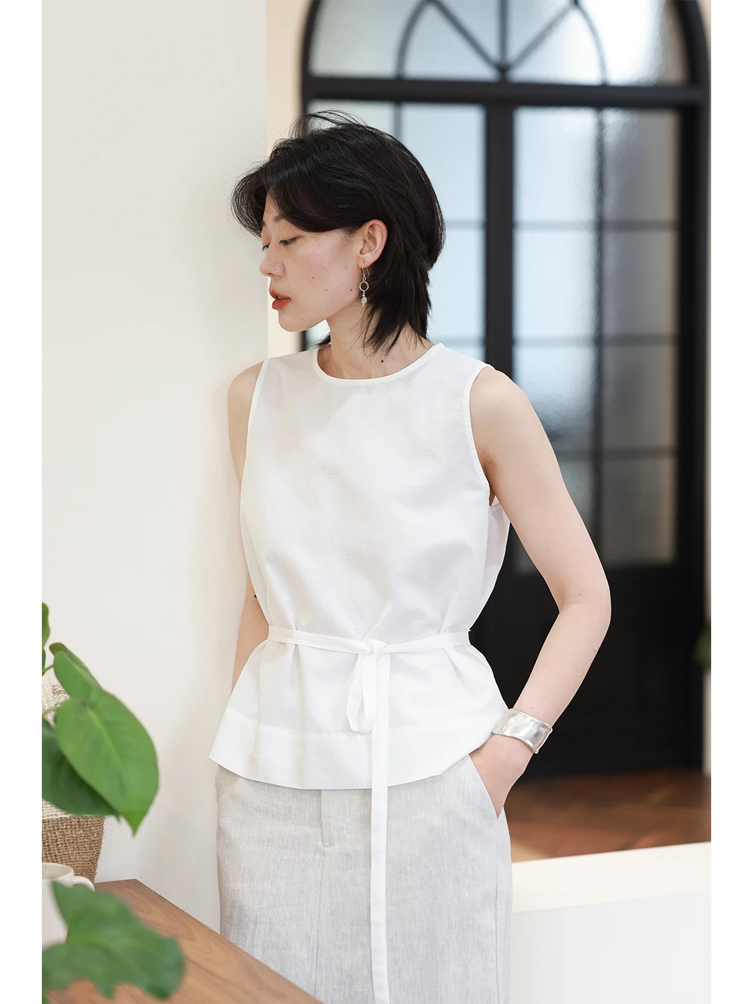 

Легкий дышащий шелково-льняной топ с поясом, белый, женский, летний, универсальный, с круглым вырезом, простой, для повседневной носки