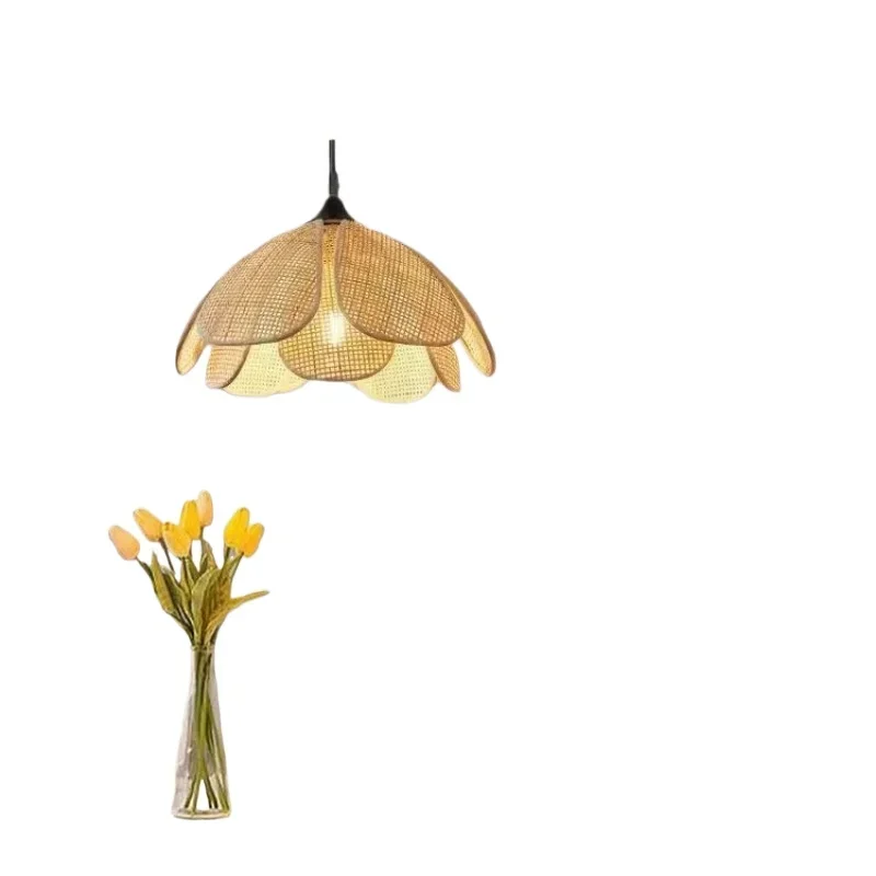 

Wabi-sabi wind, Japanese-style rattan petal bedside chandelier, homestay bar restaurant personalized retro pastoral art